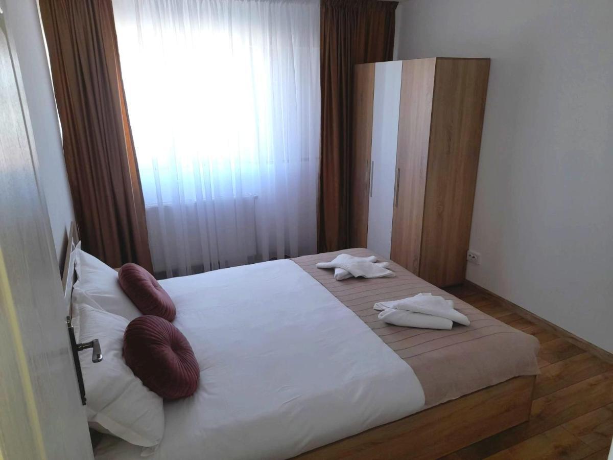 Pensiunea Eden House Крайова Екстер'єр фото