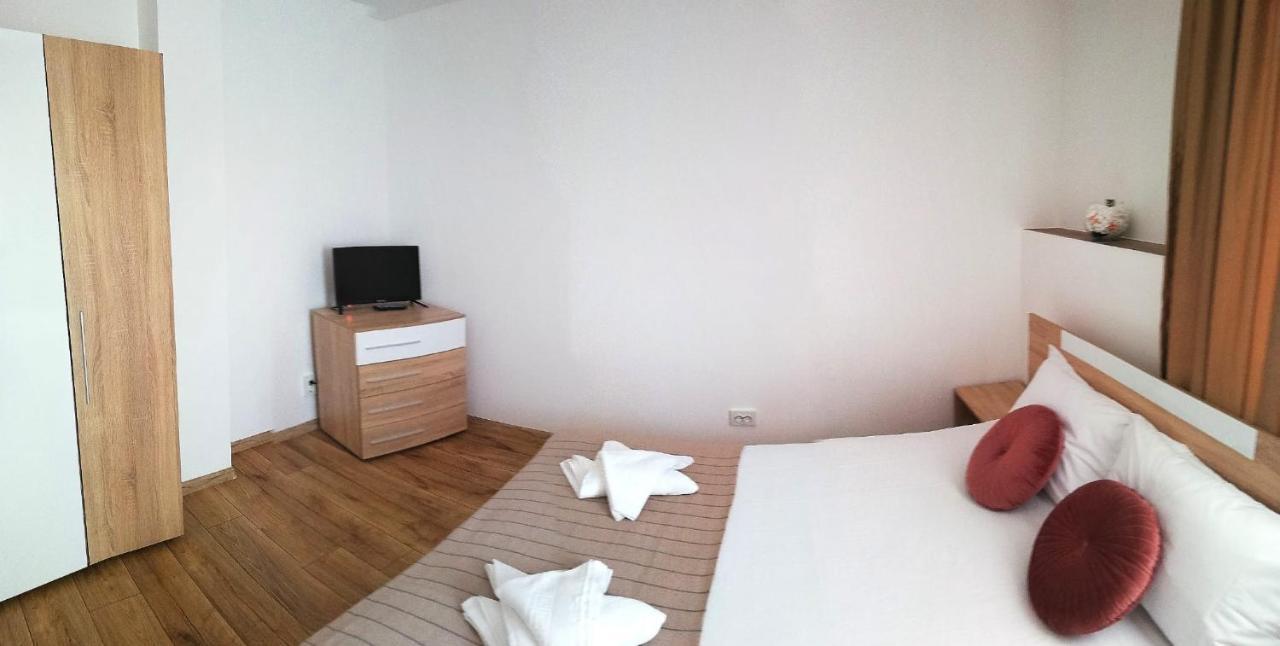 Pensiunea Eden House Крайова Екстер'єр фото