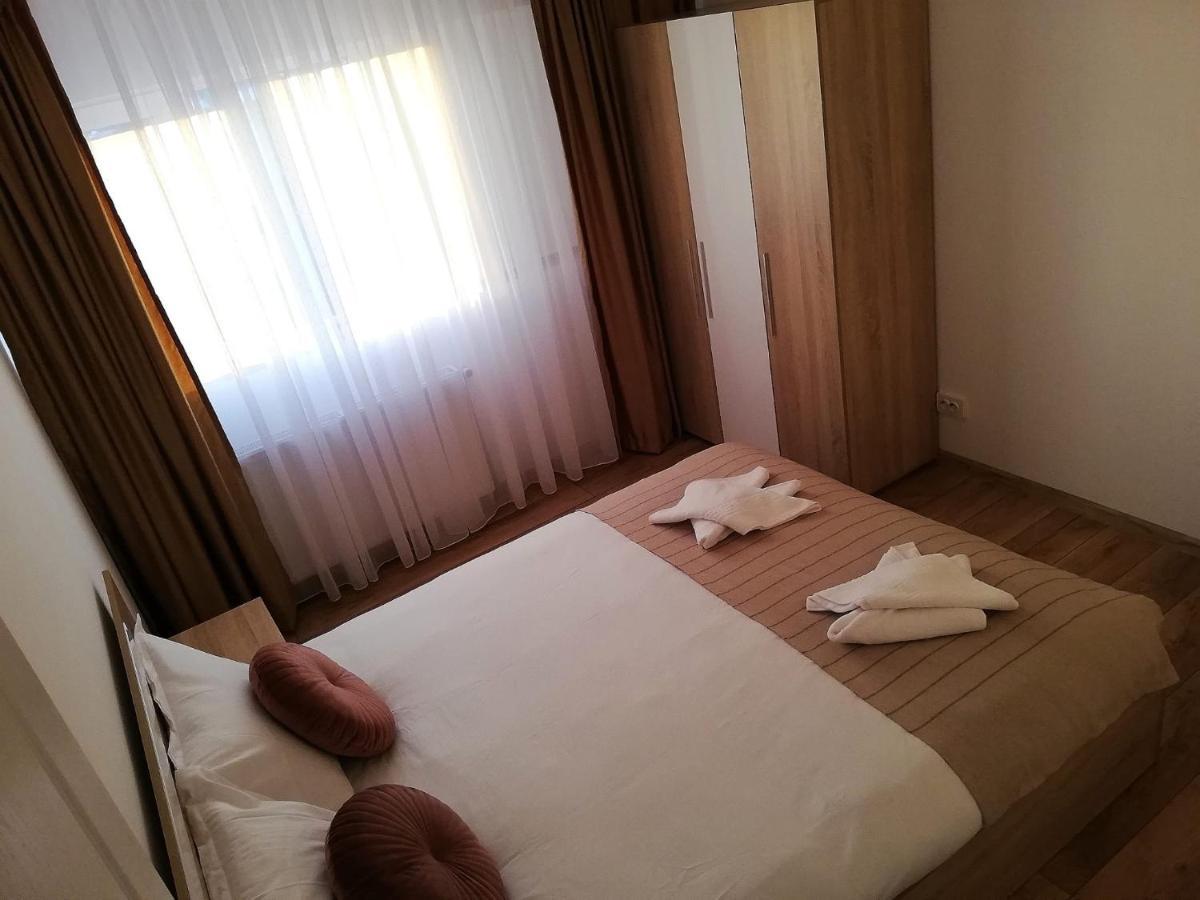 Pensiunea Eden House Крайова Екстер'єр фото